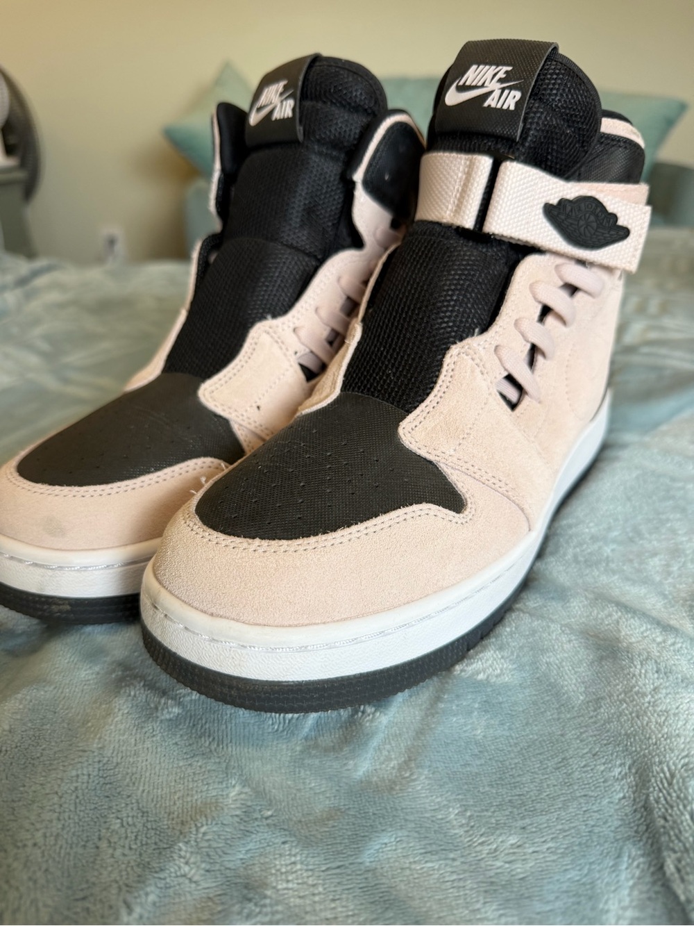 Nike Air Women's High-Top Sneakers in Light Pink and Black